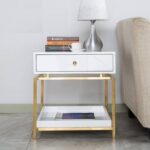 طاولة جانبية بدرج ورف مميزة