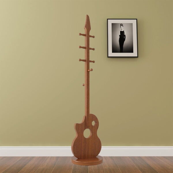 علاقة ملابس مودرن علي شكل جيتار