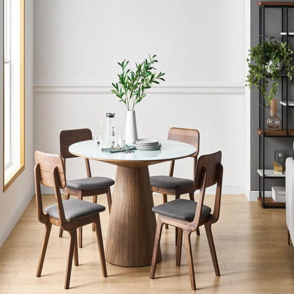 طاولة خشب دائرية مودرن بتصميم بسيط