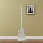 ⁦علاقة ملابس مودرن علي شكل جيتار⁩ - الصورة ⁦2⁩