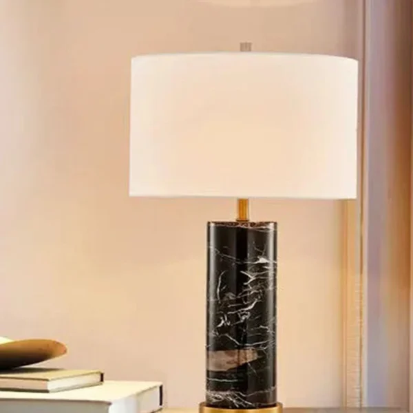مصباح جانبي شيك من الرخام الاسود الاسبانى
