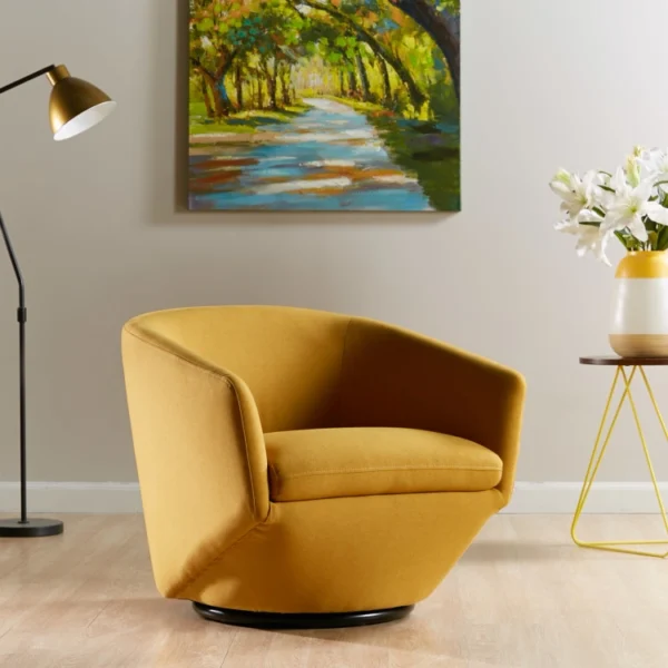 كرسي مودرن بمسند ذراعين بتصميم أورلا