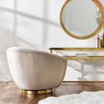 ⁦كرسي مخملي بمسند ذراعين بتصميم فخم⁩ - الصورة ⁦3⁩