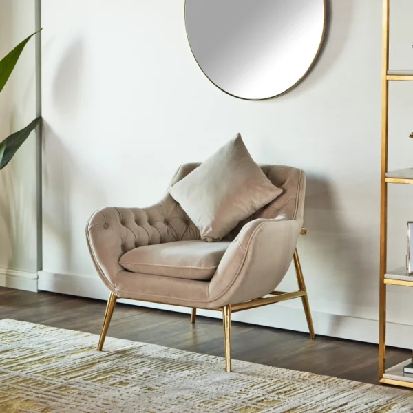 كرسي مفرد بتصميم مميز و عصري