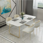 طاولة طعام مع كراسي فخمة