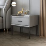 ⁦طاولة جانبية فاخر بتصميم بسيط⁩ - الصورة ⁦3⁩