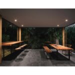 ⁦طاولة و اربع كراسي خشبية بتصميم كلاسيكي⁩ - الصورة ⁦3⁩