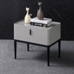 ⁦طاولة جانبية بتصميم شيك و بسيط⁩ - الصورة ⁦4⁩