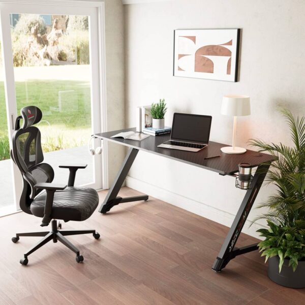 طاولة كمبيوتر مخصصة للقيمنق مودرن