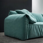 ⁦كنبة مريحة بتصميم فريد⁩ - الصورة ⁦3⁩