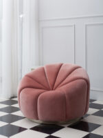 ⁦كرسي منفرد بتصميم مقعد مميز⁩ - الصورة ⁦2⁩