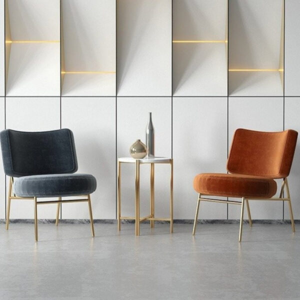 كرسي عصري مريح بهيكل معدني قوي