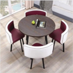 ⁦طاولة طعام مع اربع كراسي بتصميم مميز⁩ - الصورة ⁦5⁩