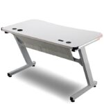 طاولة كمبيوتر للقيمنق بألوان مميزة