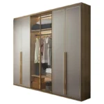 ⁦خزانة ملابس فاخرة بتصميم مميز – أبواب بانورامية وتشطيب خشبي راقٍ – أرفف متعددة وتنظيم عملي⁩ - الصورة ⁦4⁩