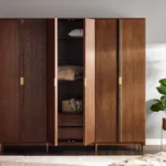 ⁦خزانة ملابس ستة أبواب بتصميم كلاسيكي⁩ - الصورة ⁦3⁩