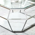 ⁦طاولة قهوة بسطح زجاجي بتصميم سداسي⁩ - الصورة ⁦4⁩