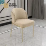 طاولة طعام مع كراسي فخمة
