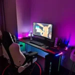 طاولة كمبيوتر مع مميزات متعددة