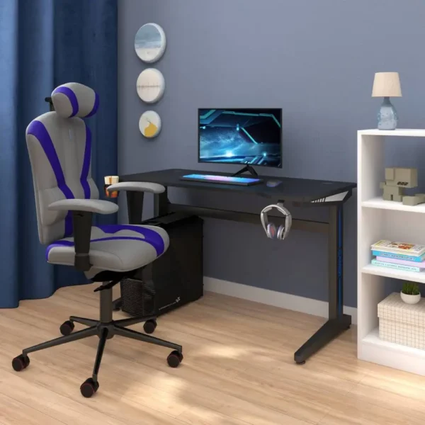 طاولة كمبيوتر مصممة للقيمنق بعناية