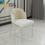 طاولة طعام مع كراسي فخمة