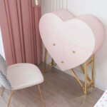 ⁦تسريحة غرفة نوم على شكل قلب⁩ - الصورة ⁦3⁩