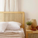 ⁦طاولة جانبية غرفة نوم بتصميم كلاسيكي⁩ - الصورة ⁦3⁩