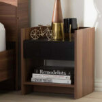 كومودينة بدرج بني فاخر