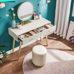 طاولة زينه للمكياج مزودة بمرآة مضاءة