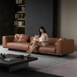 ⁦أريكة جلدية إيطالية بسيطة⁩ - الصورة ⁦4⁩