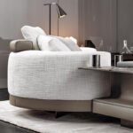 ⁦اريكة مربعة مع تصميم دائري مميز⁩ - الصورة ⁦3⁩