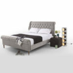 سرير  من الخشب الطبيعي فاخر