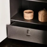 ⁦خزانة ملابس بعده أبواب وأدراج - سولاس⁩ - الصورة ⁦7⁩