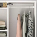 دولاب مفتوح بأرفف بسيط