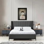 سرير جذاب من الخشب الطبيعي