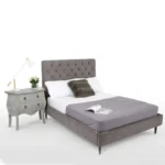 سرير مميز من خشب طبيعي