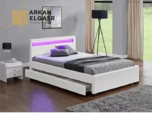 سرير بإطار مضيء