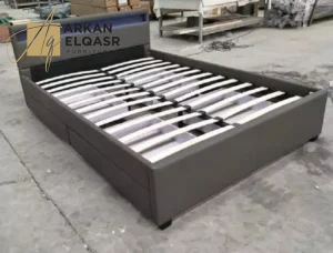 سرير بإطار مضيء