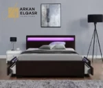 سرير بإطار مضيء