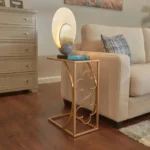 طاولة جانبية بتصميم زهور