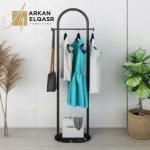 علاقة ملابس بقاعدة رخام