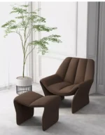 كرسي بمسند للقدم بتصميم عصري