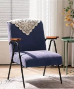 كرسي بتصميم مميز حديث