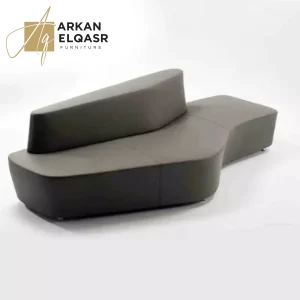 كنب من تصميم بسيط