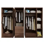 ⁦خزانة ملابس بتصميم خشبي مميز⁩ - الصورة ⁦4⁩