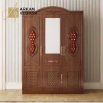 خزانة ملابس من تصميم كلاسيكي
