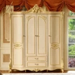 خزانة ملابس بتصميم مميز