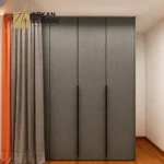 خزانة ملابس ذات تصميم مميز