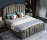 سرير نوم بتصميم ايطالي مميز مع 2 كمودينة