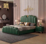 سرير نوم بتصميم ايطالي مميز مع 2 كمودينة